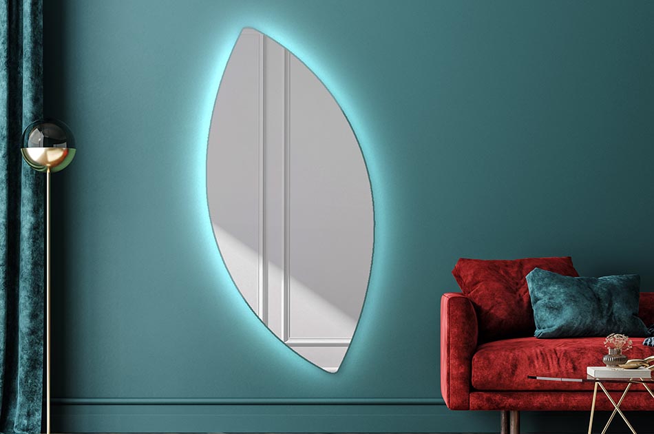 Oregelbundet spegel med mjukt omgivningsbelysning för eleganta interiörer | ARTFORMA