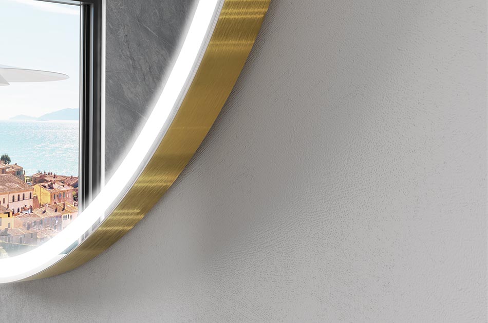 Smart spegel i oregelbunden form, perfekt för det moderna badrummet | ARTFORMA