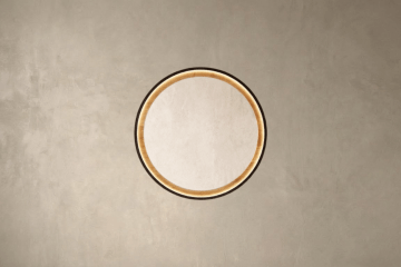 Speglar i en träram