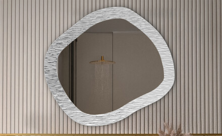 Speglar i en metallram