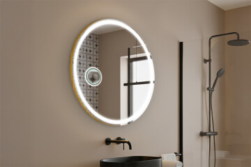 Speglar i en dekorativ ram