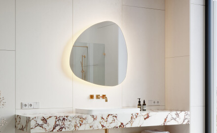 LED Badrumsspegel med oregelbunden form J221