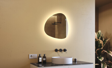 LED Badrumsspegel med oregelbunden form 54x54cm med kallt LED-ljus 7000K, varmt ljus 3000K eller neutralt ljus 4500K