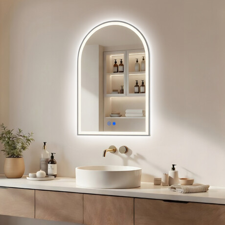 Oregelbunden LED-belyst spegel – 60x90/70x100 cm i en silverfärgad aluminiumram #1