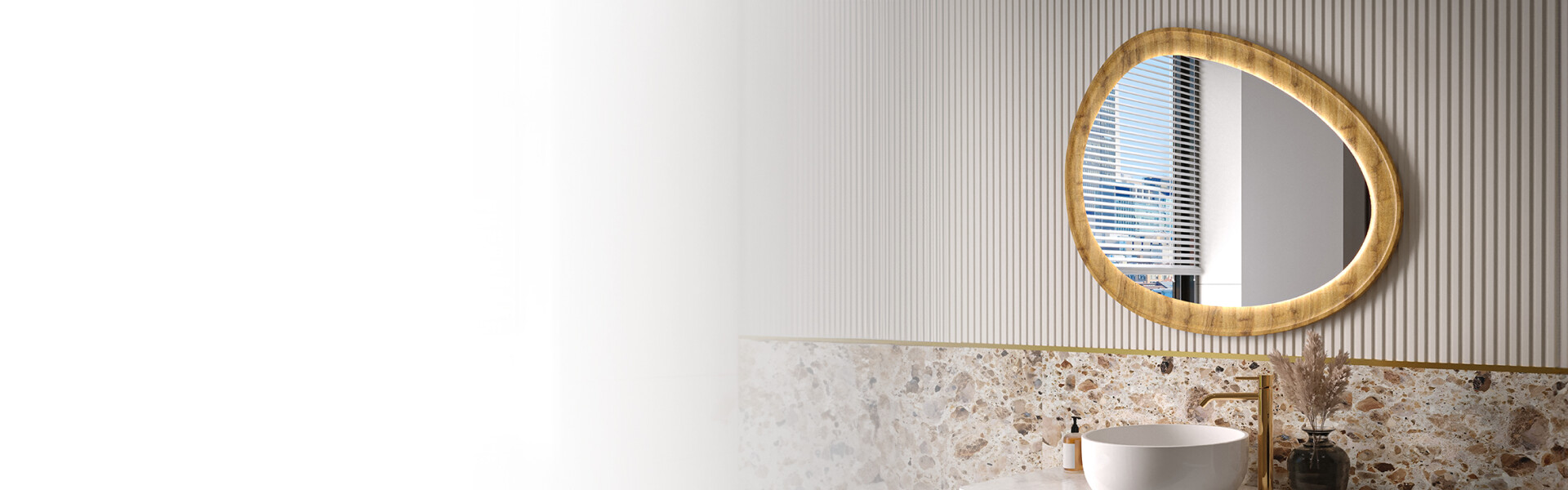 Speglar i en träram